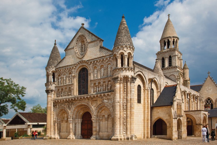 ÉGLISE NOTRE-DAME-LA-GRANDE