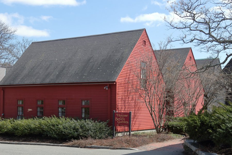 THE HOUSE OF THE SEVEN GABLES