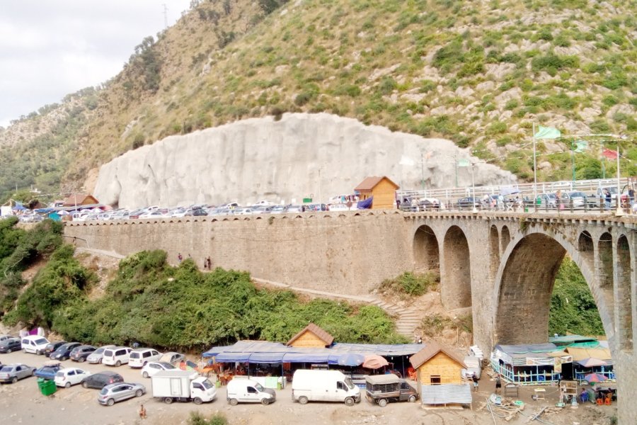 LES GROTTES MERVEILLEUSES (DAR EL-OUED)