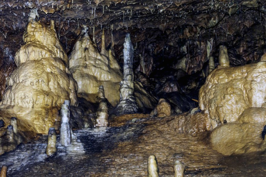 KENTS CAVERN PREHISTORIC CAVES