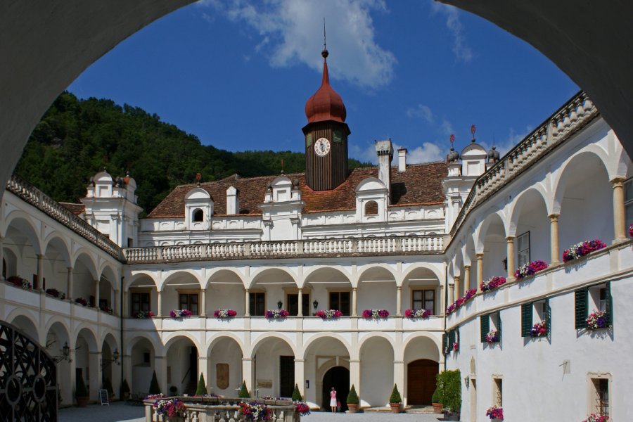 CHÂTEAU DE HERBERSTEIN (SCHLOSS HERBERSTEIN)