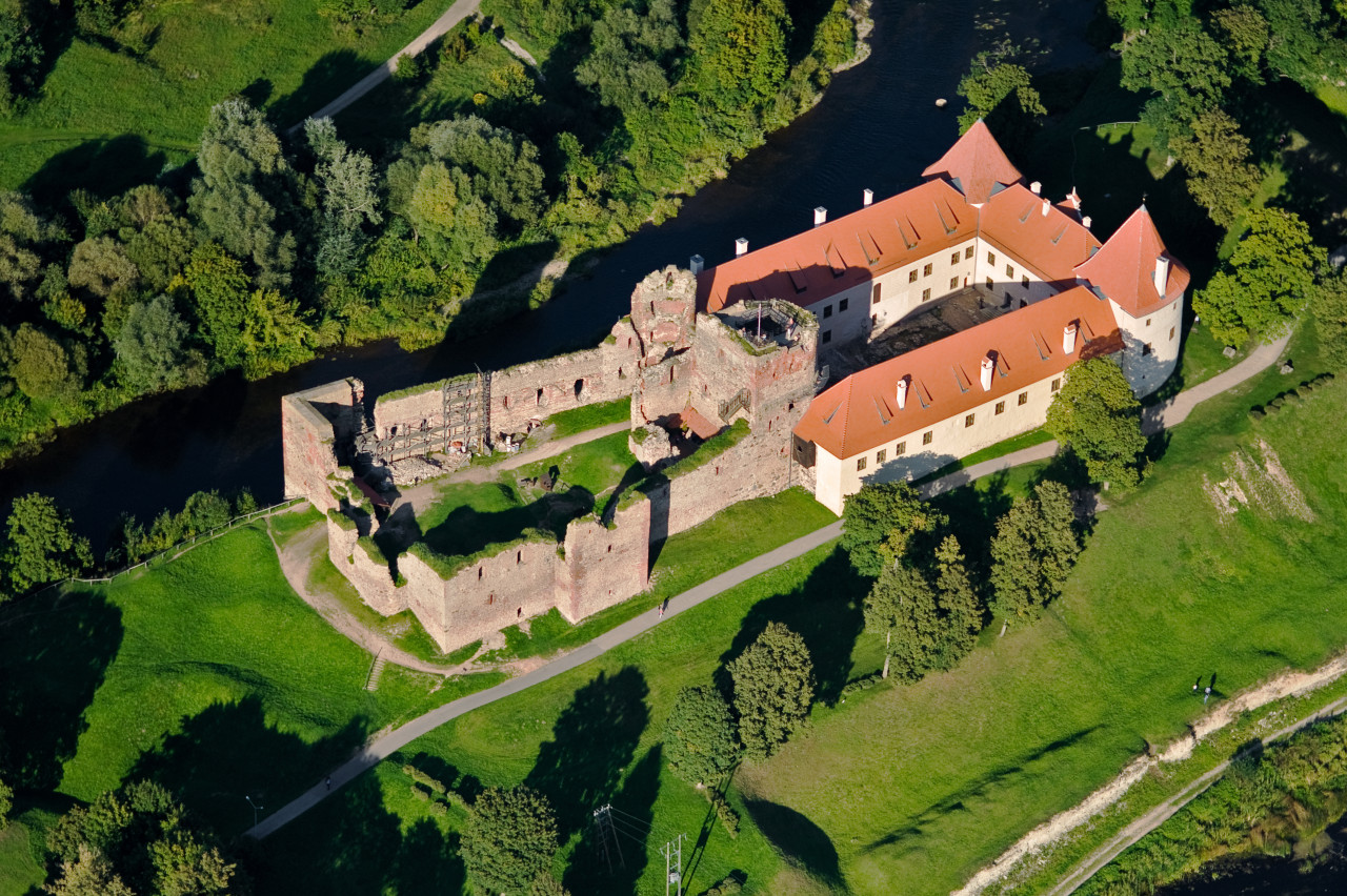 Le château de Bauska.