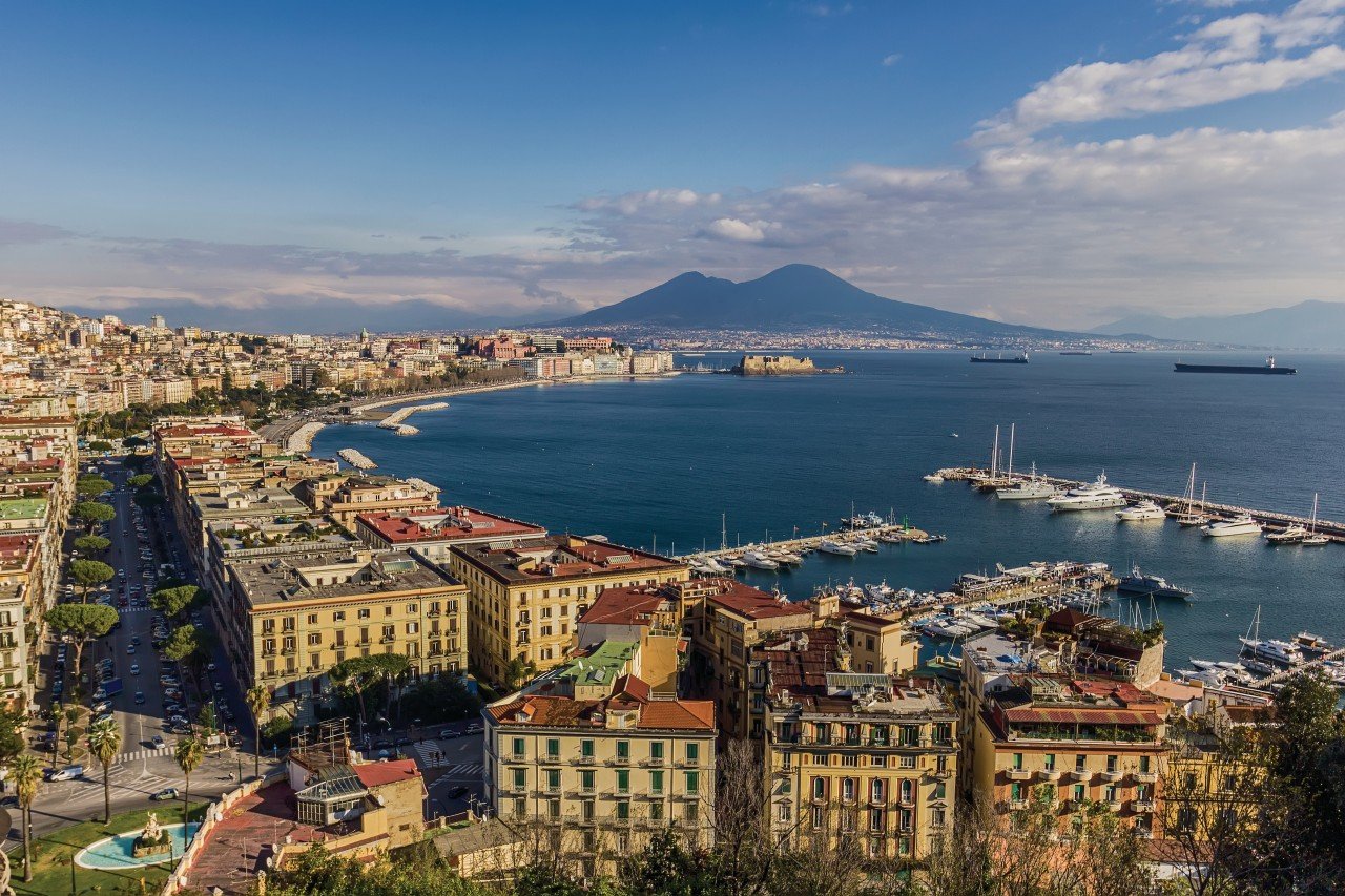 Vue sur le golfe de Naples et sur le Vésuve.