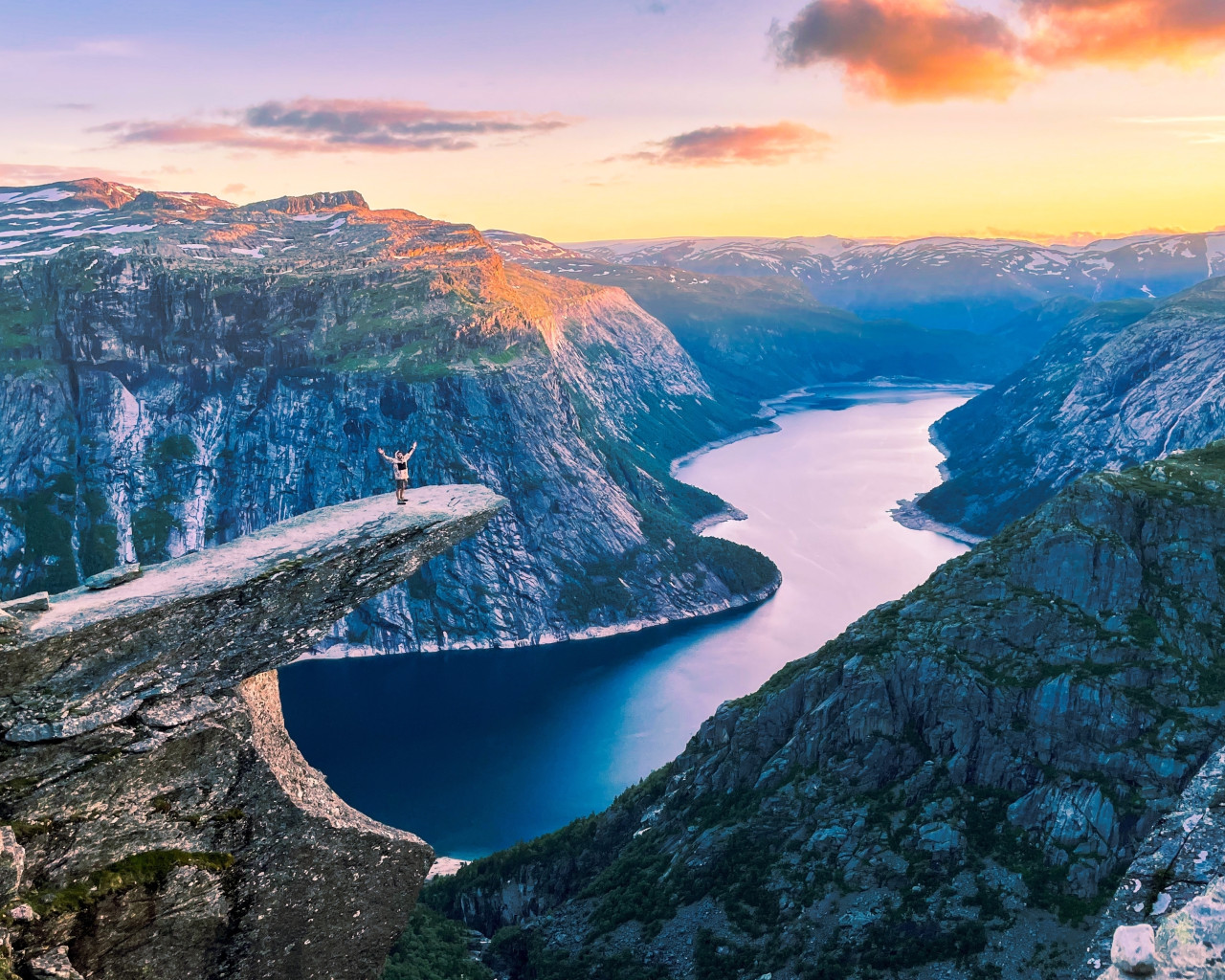 <p>Trolltunga</p>