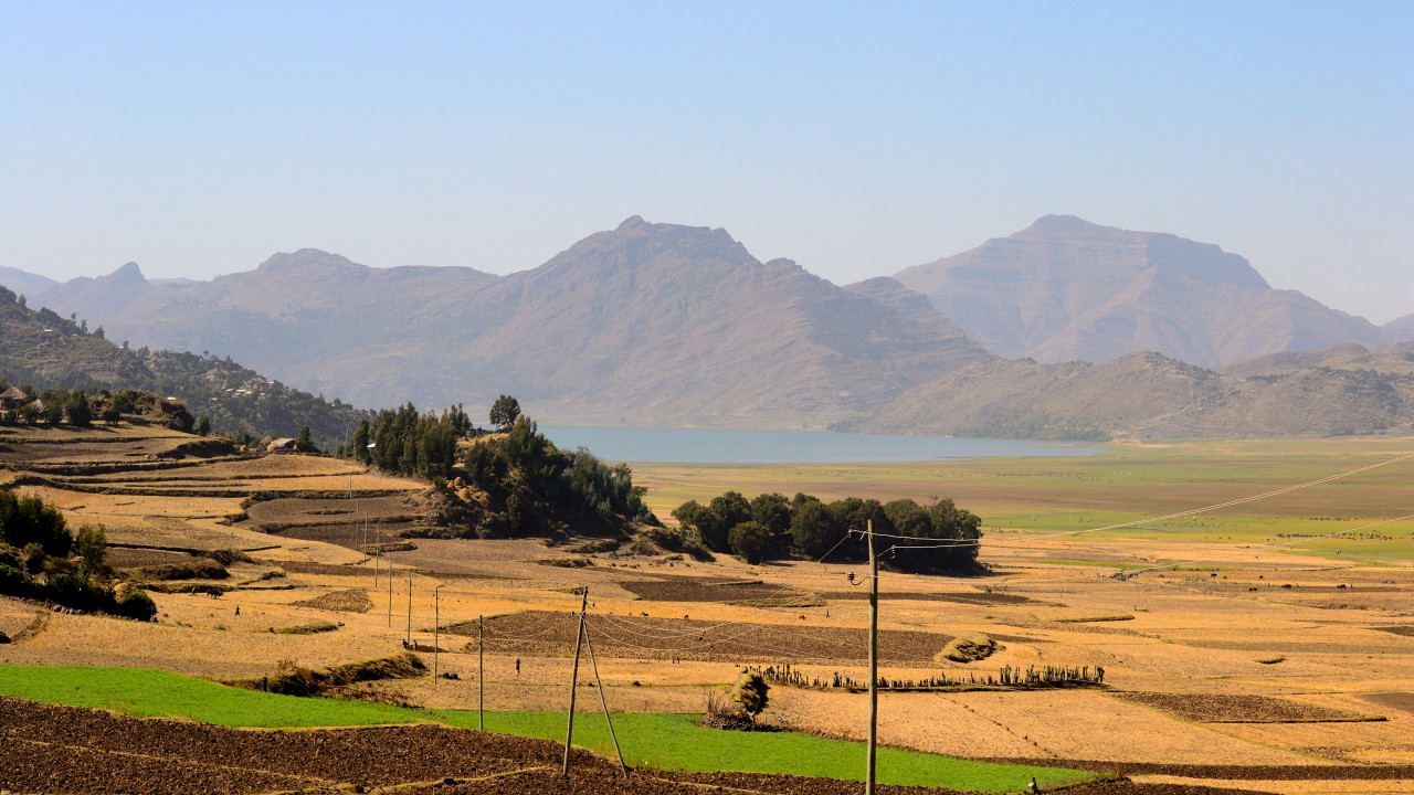 Dans la région de Koremi avec le lac Ashenge.