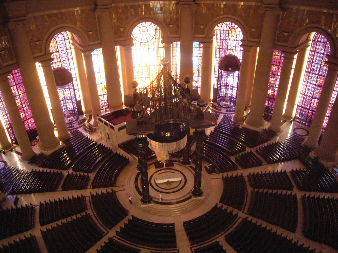 Basilique Notre-Dame de la Paix à Yamoussoukro.