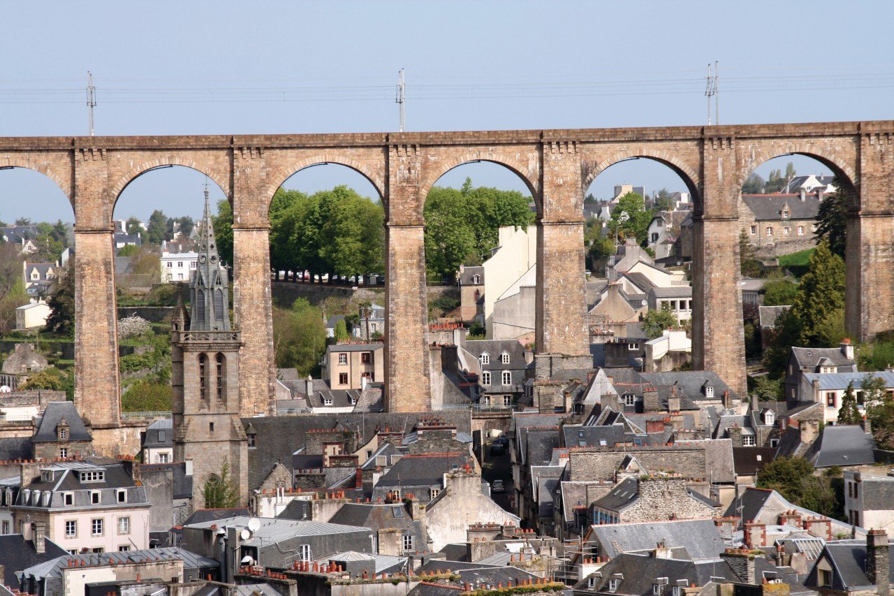 Le viaduc pour la ligne de chemin de fer Paris-Brest passe à Morlaix