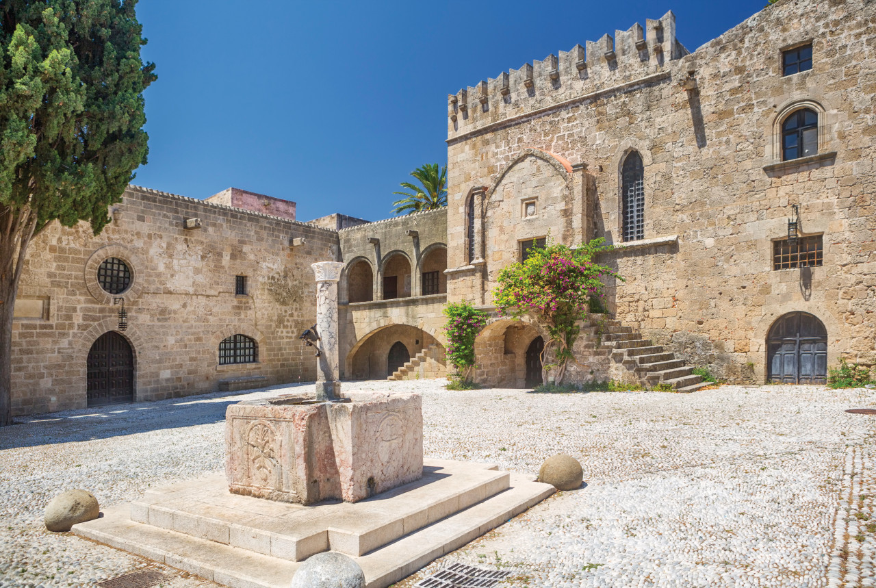 Balade dans la cité médiévale de Rhodes Chora.