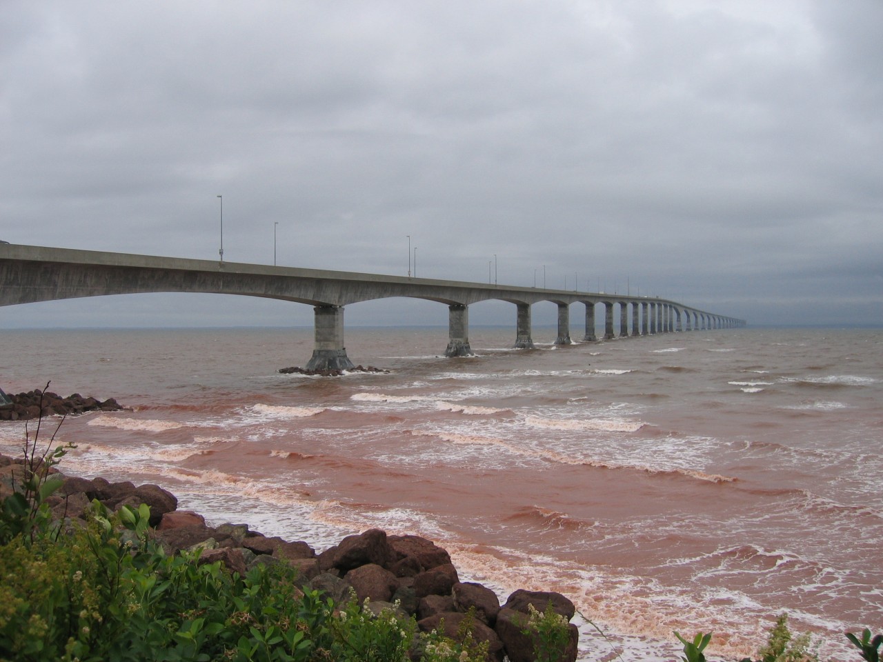 Le Pont de la Confédération reliant le Nouveau-Brunswick à l'Île-du-Prince-Édouard.