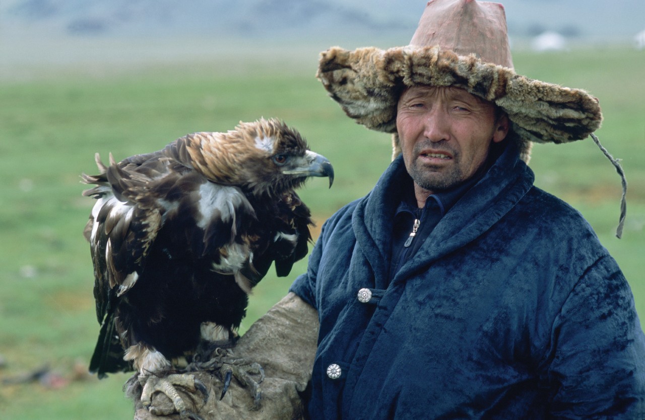 Vallée de la Khovd Gol, éleveur d'aigle Kazakh.