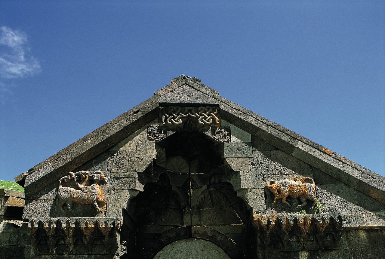 Caravansérail sculpté du col de Selim.