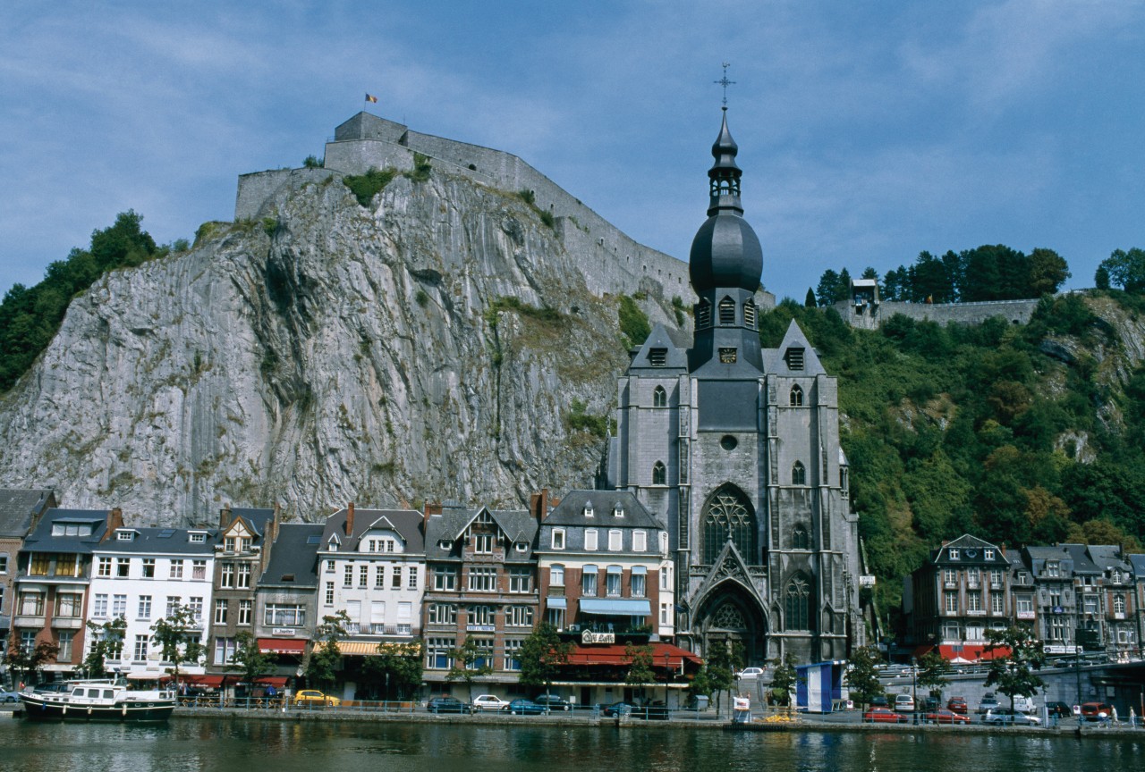 Citadelle de Dinant et collégiale Notre-Dame.