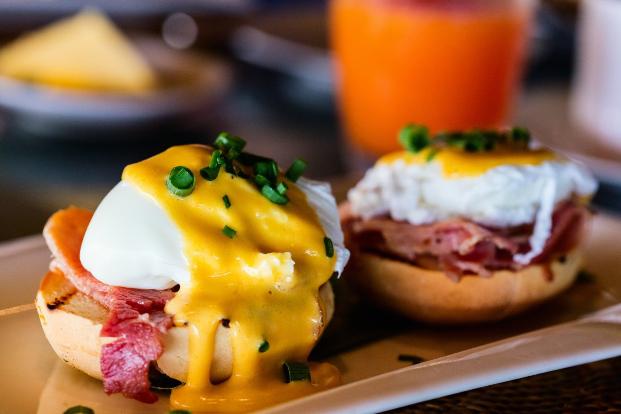 Eggs benedict.