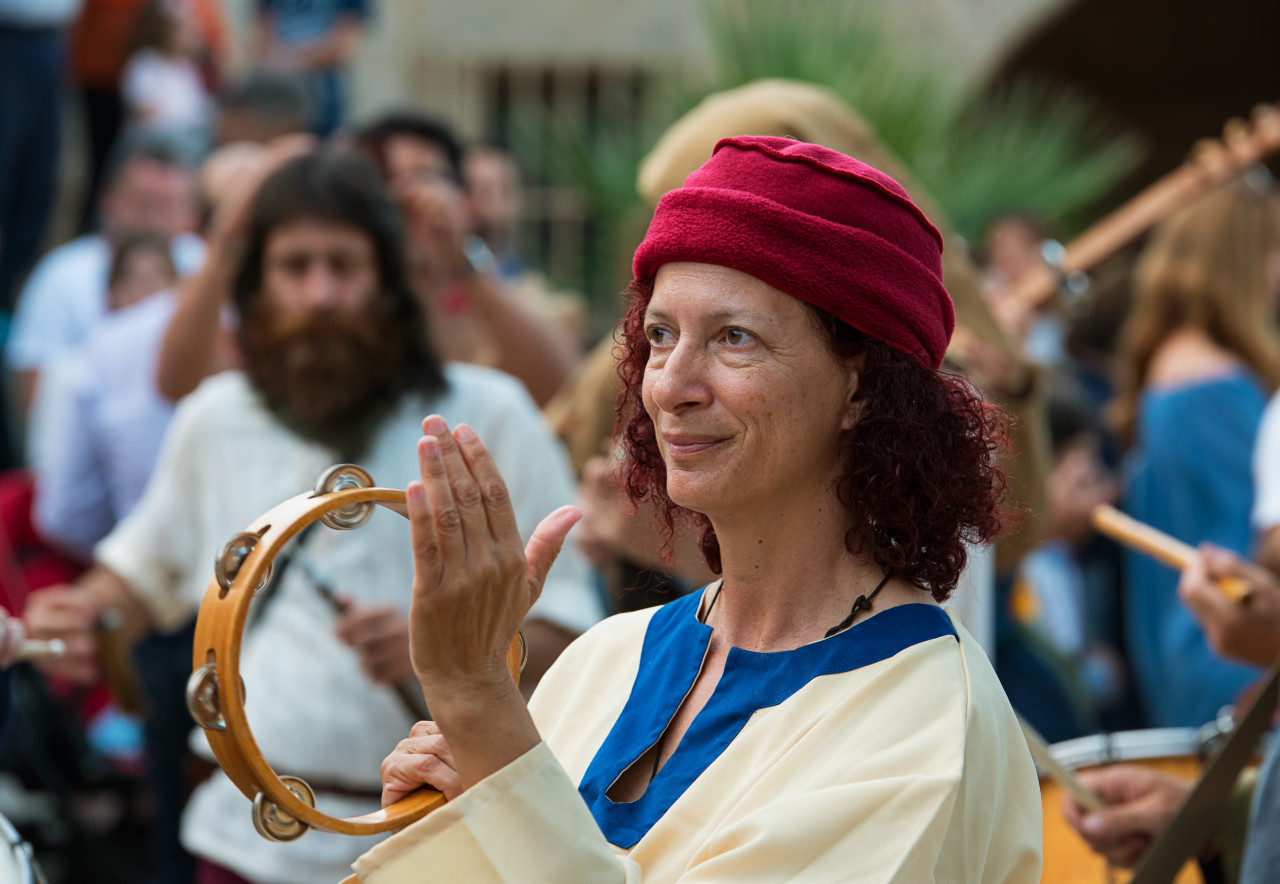 Musicienne au Medieval Rose Festival, Rhodes.