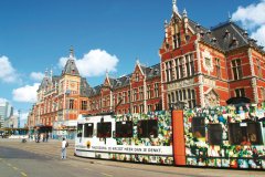 CENTRAAL STATION - GARE CENTRALE (© CENTRAAL STATION - GARE CENTRALE)