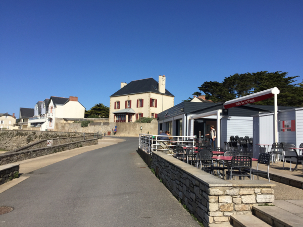 Le Café De La Plage Restaurant De Cuisine Française Batz