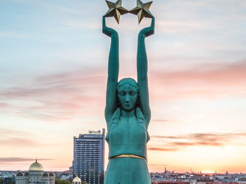 Freedom monument, Riga